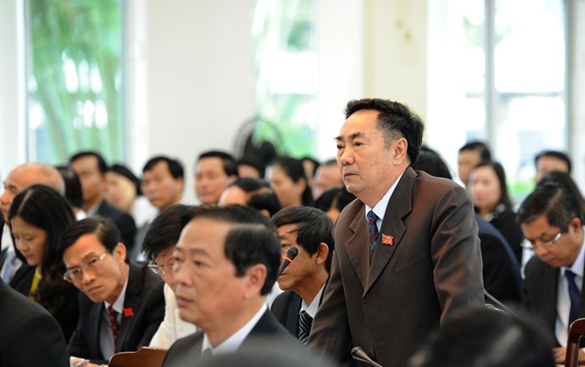 HĐND[-]Đà[-]Nẵng[-]né[-]vụ[-]người[-]Trung[-]Quốc[-]mua[-]đất[-]vì[-]"nhạy[-]cảm"